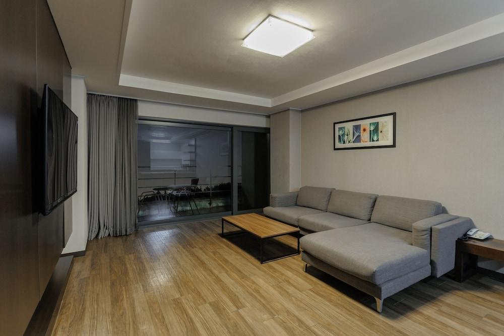 Luceville Seogwipo Ngoại thất bức ảnh